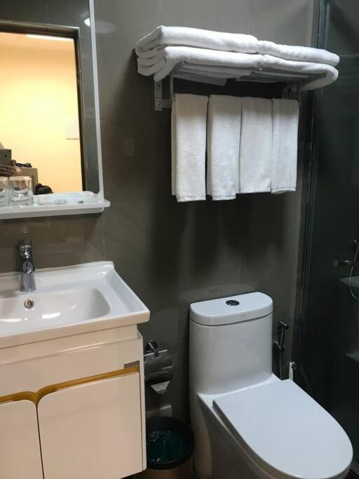 Grand Riviera Suites Manila Exteriör bild