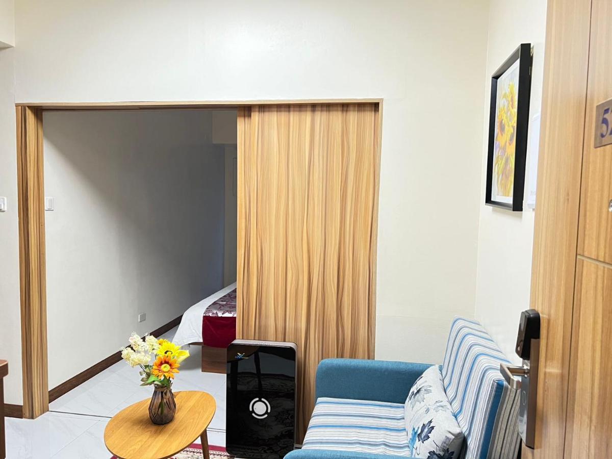 Grand Riviera Suites Manila Exteriör bild