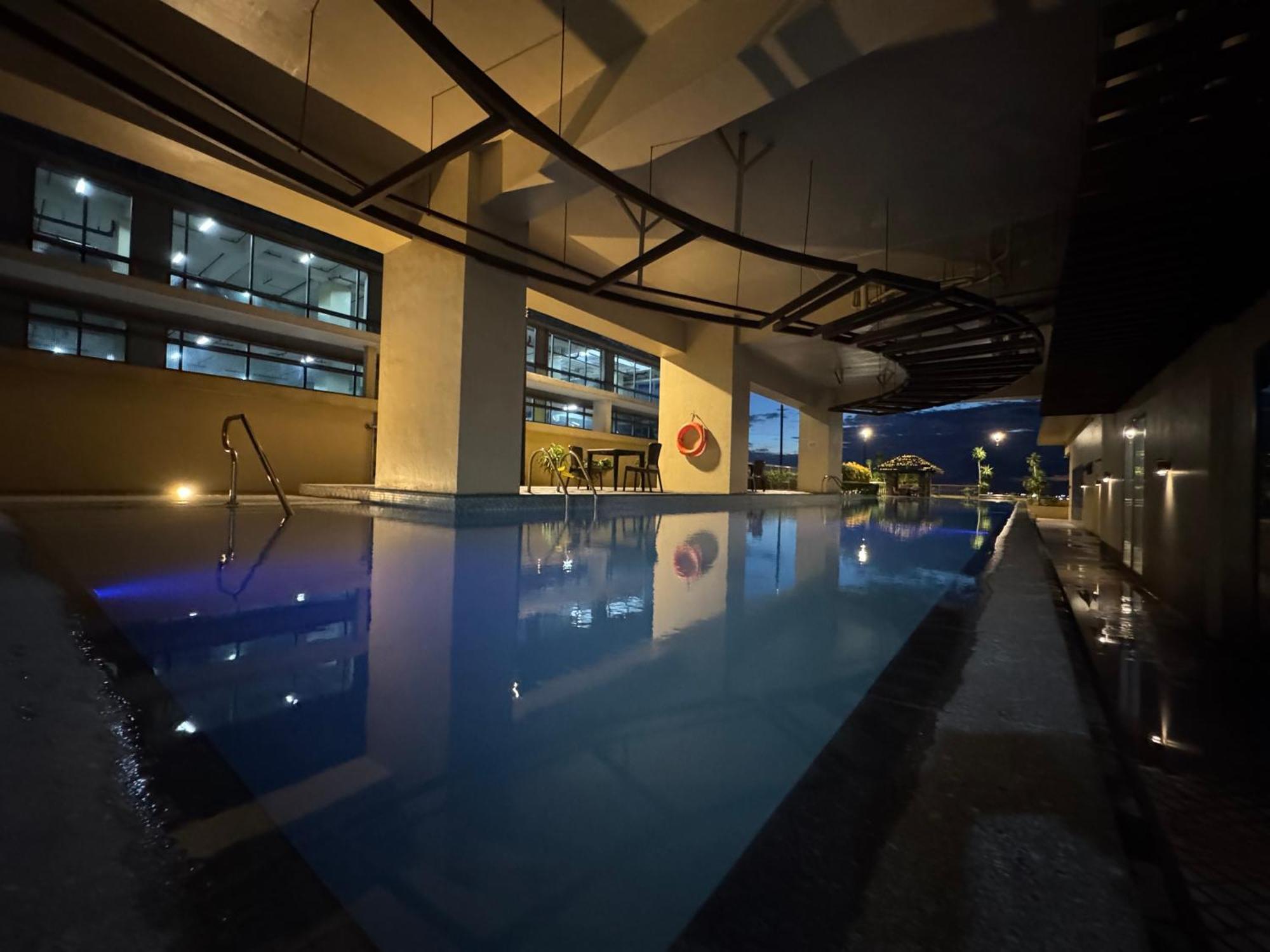 Grand Riviera Suites Manila Exteriör bild