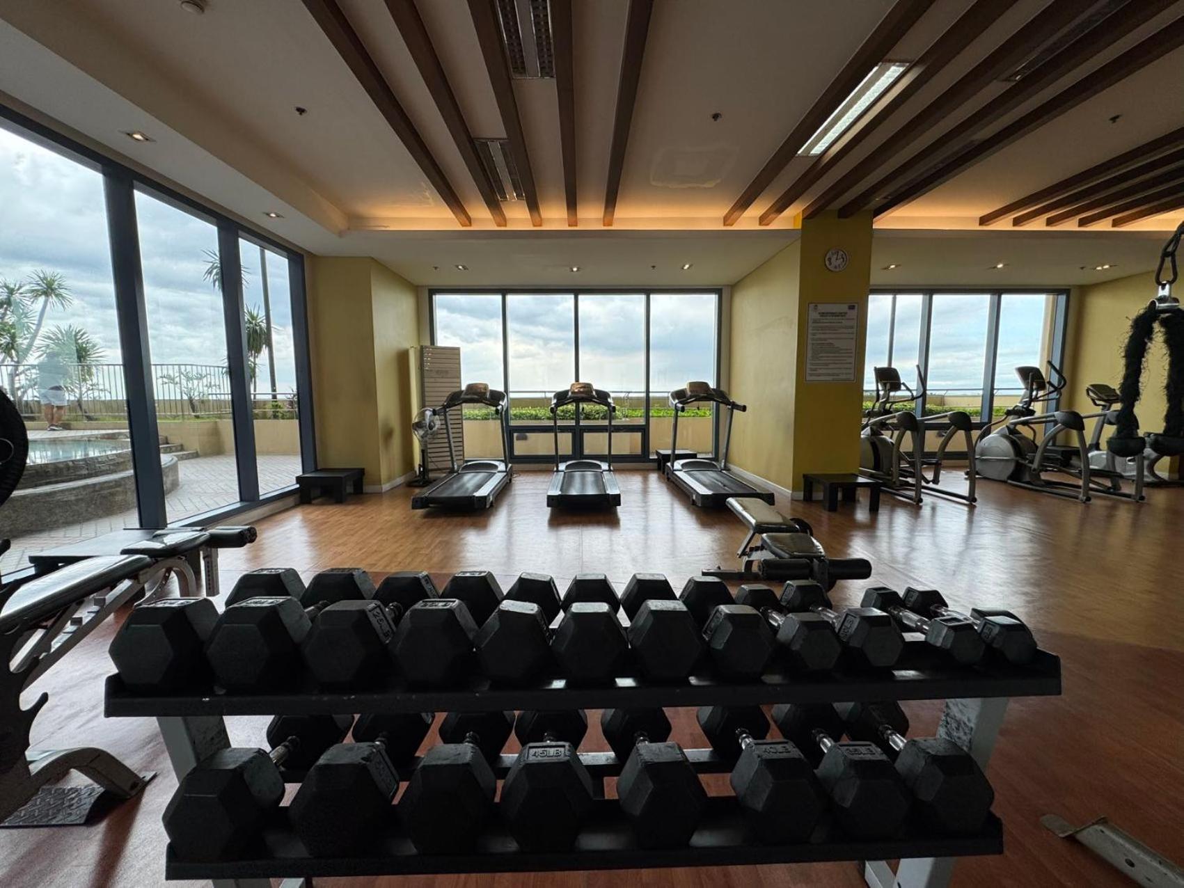 Grand Riviera Suites Manila Exteriör bild
