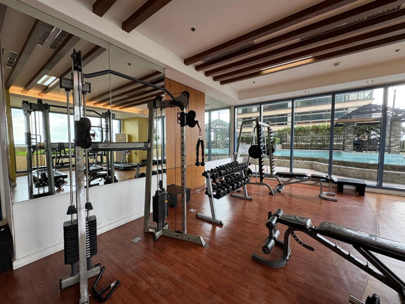Grand Riviera Suites Manila Exteriör bild
