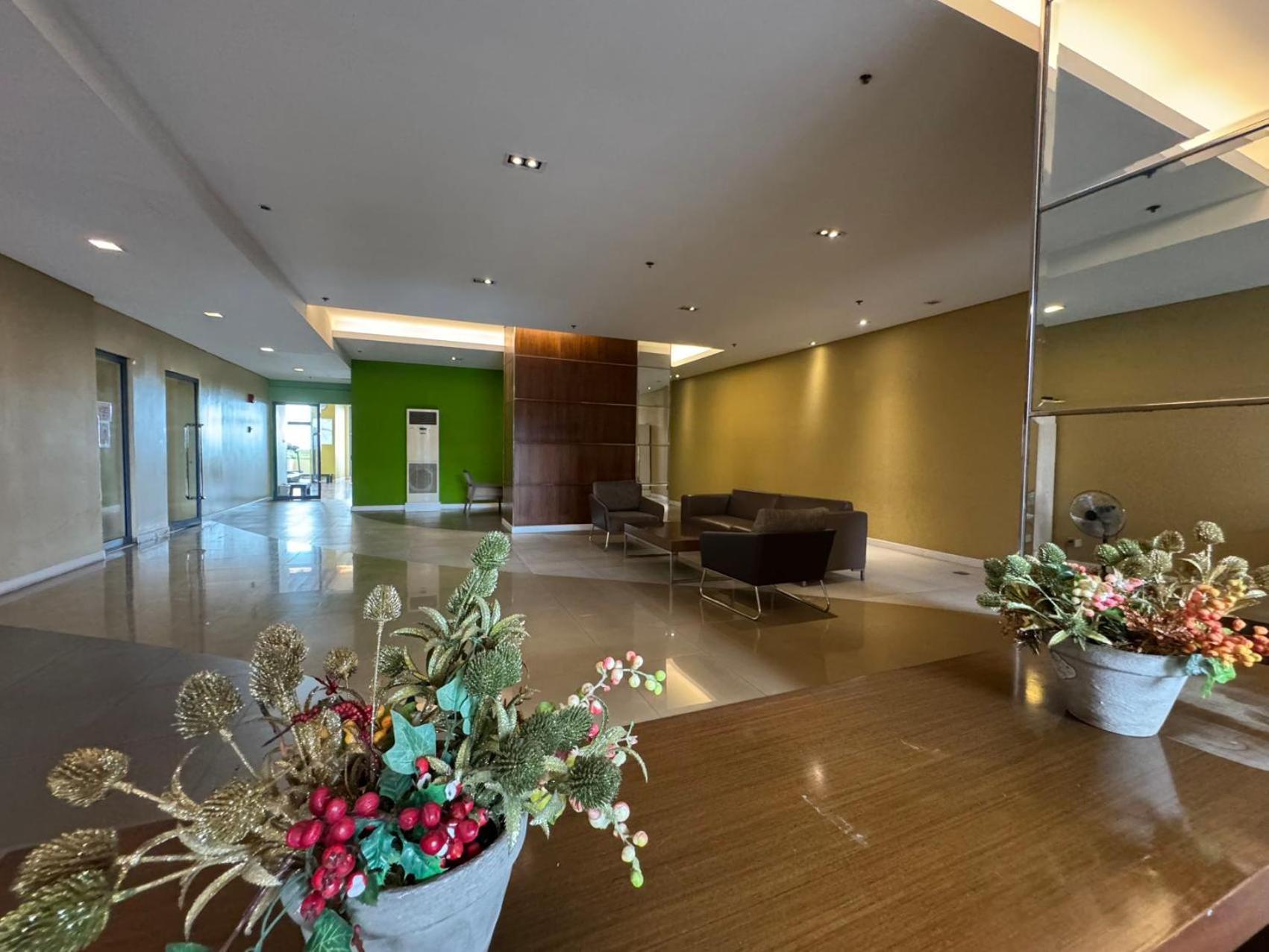 Grand Riviera Suites Manila Exteriör bild