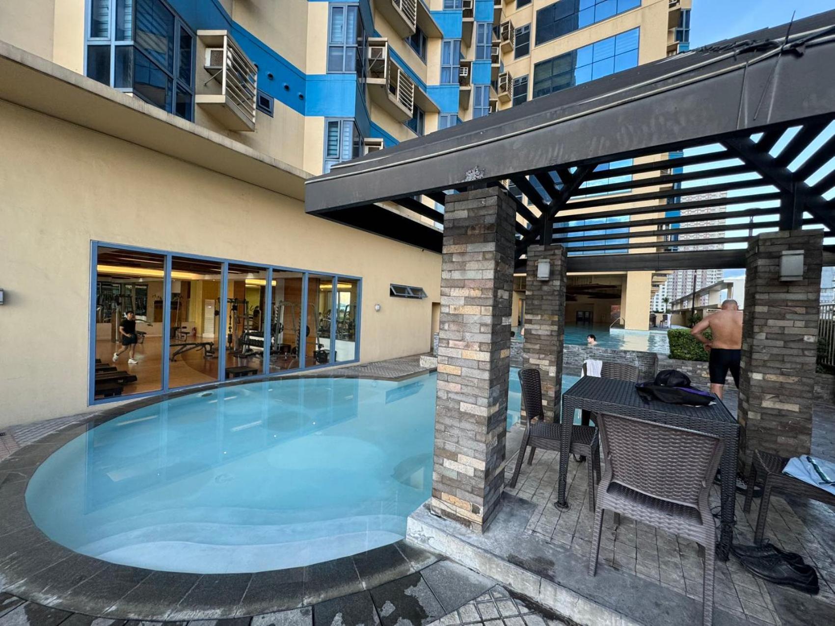 Grand Riviera Suites Manila Exteriör bild